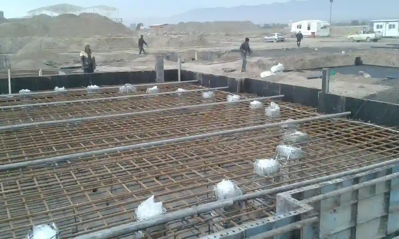 Reinforced concrete formwork under construction with steel bars in place – Zarnam project